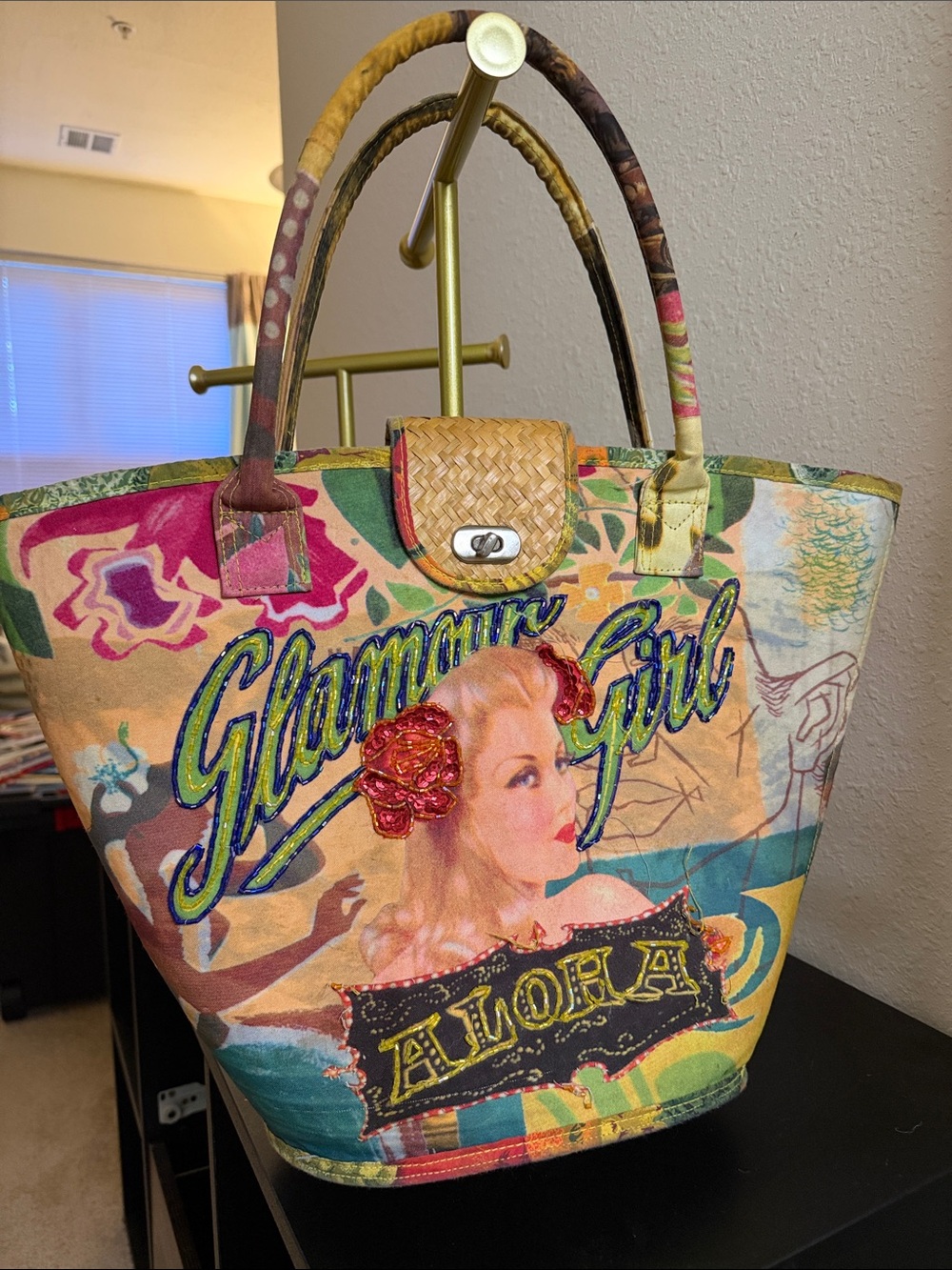 Far Nine Vintage Glamour Girl / Aloha Multicolor Graphic Tote Bag